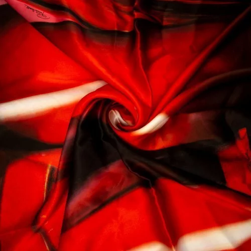 Изображение Шелк купон красный, черный, дизайн ROBERTO CAVALLI