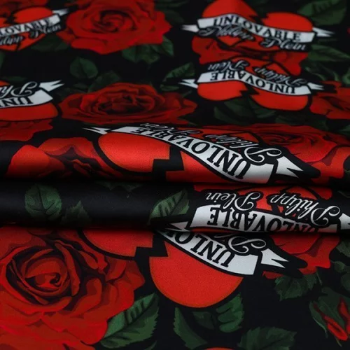 Изображение Плательная ткань розы, дизайн PHILIPP PLEIN