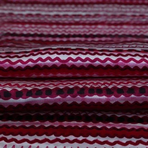 Изображение Шелк красные зигзаги, дизайн ETRO