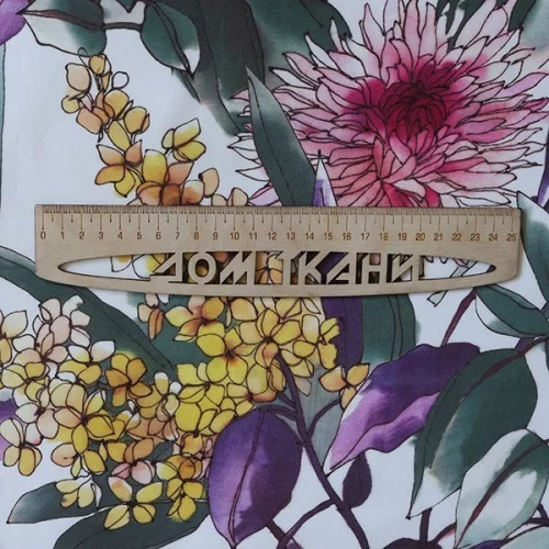Изображение Шелк цветы на молочном, дизайн SALVATORE FERRAGAMO