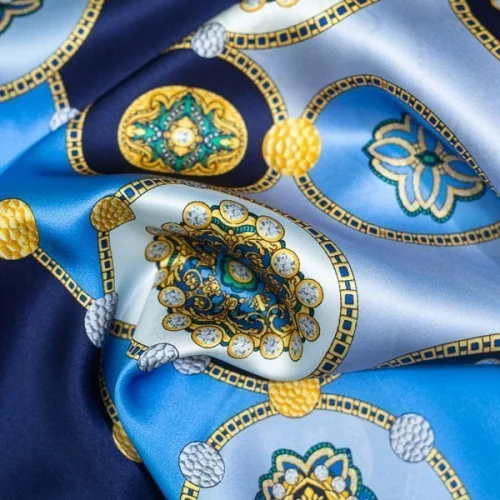 Изображение Шелк купон, драгоценности, дизайн VERSACE