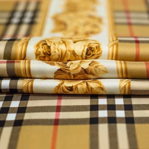 Изображение Шелк твил, клетка, розы, дизайн BURBERRY