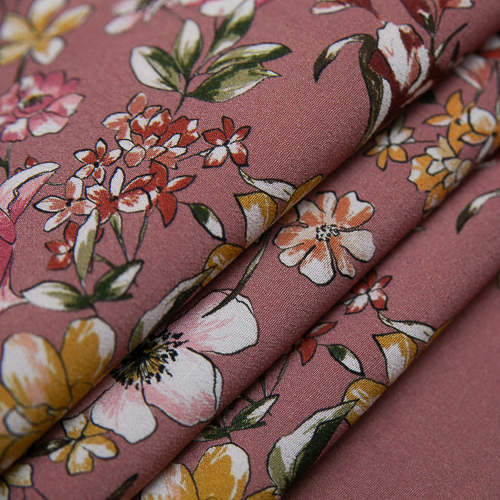 Изображение Плательная ткань вискоза, цветы на розовом