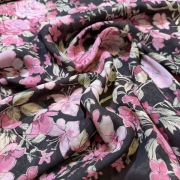 Изображение Жоржет, цветы на черном, дизайн MAX MARA