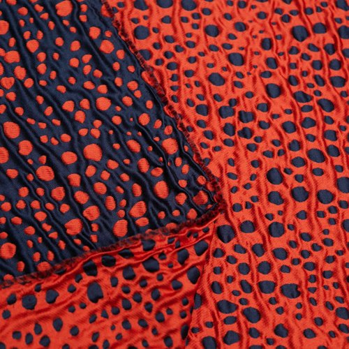 Изображение Жаккард темно-синий в красный горошек, костюмная ткань, дизайн HUGO BOSS