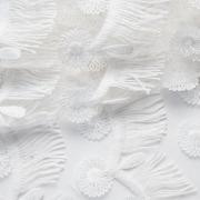 Изображение Вышивка на сетке белая, цветы с бахрамой