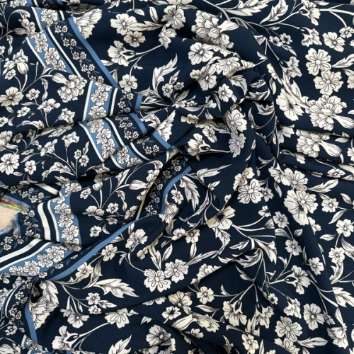 Изображение Плательная ткань кайма, цветы, дизайн BLUMARINE