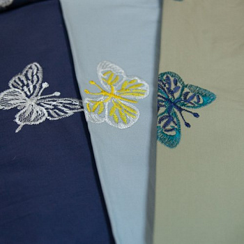 Изображение Хлопок с вышивкой, кайма, бабочки, три цвета