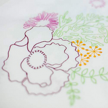 Изображение Хлопок белый с цветочной вышивкой, дизайн акварель
