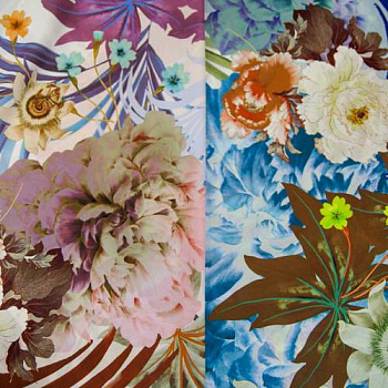 Изображение Шелк с вискозой, крупные цветы и бабочки в двух цветах