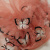 Изображение Вышивка на сетке со стразами и 3D бабочками, розовый