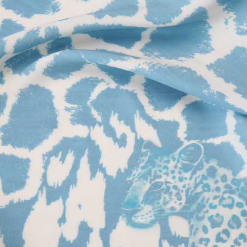 Изображение Плательная ткань, вискоза, леопарды в бело-голубых тонах