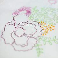 Изображение Хлопок белый с цветочной вышивкой, дизайн акварель